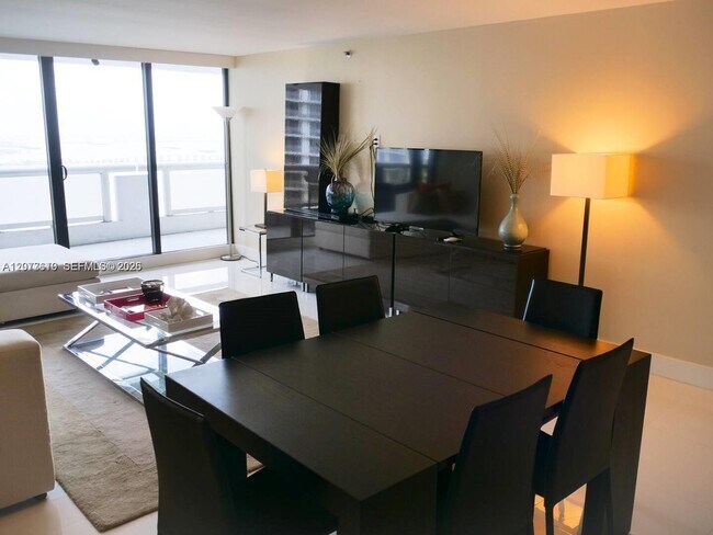 Foto del edificio - 1717 N Bayshore Dr