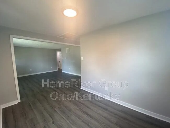 Building Photo - 4618 Farnham Ave