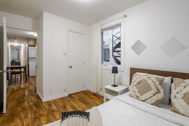 Building Photo - 4411 Avenue Coloniale-SI ID1602273P
