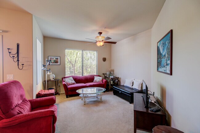 Building Photo - 2550 E River Rd