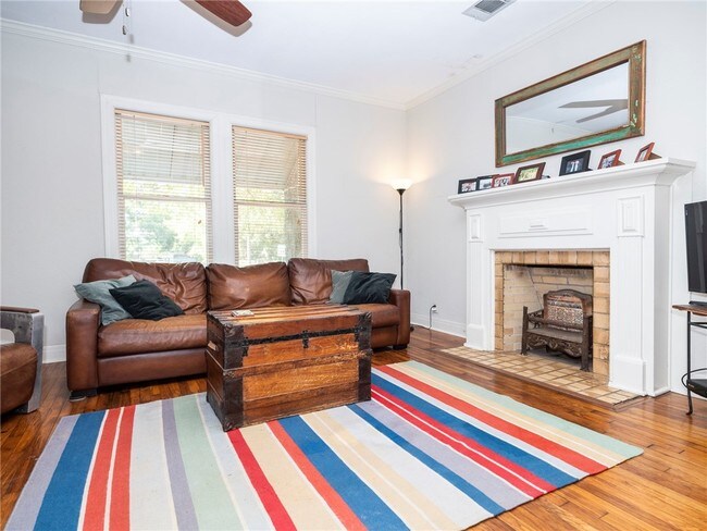 Building Photo - 1408 W 13th St