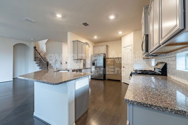Building Photo - 500 Puerta Vallarta Ln