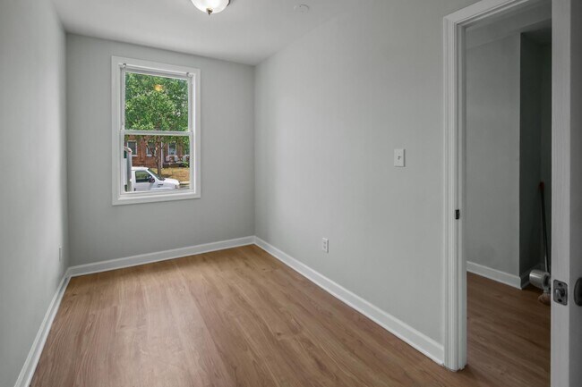 Building Photo - 182 36th St NE