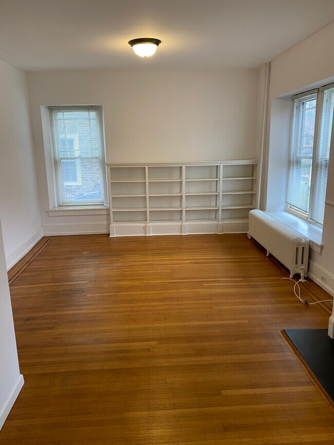 Photo - 116 Elmwood Ave Apartments