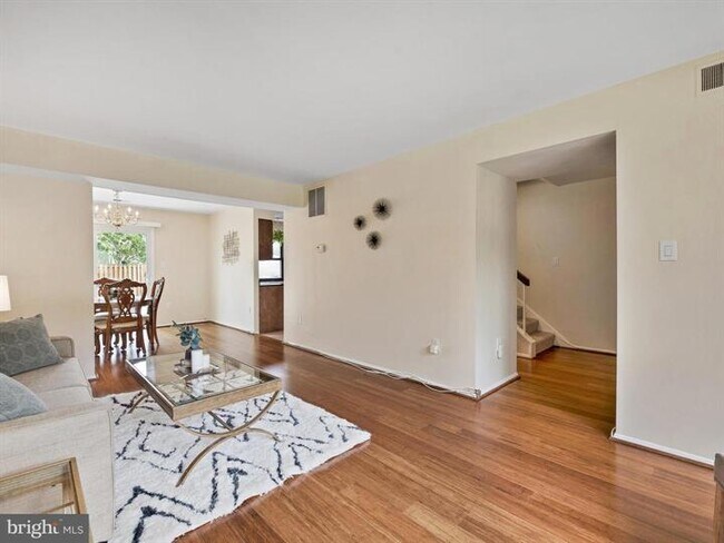 Building Photo - 8648 Brae Brooke Dr