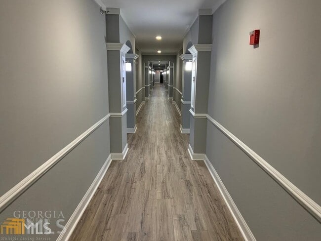 Building Photo - 1850 Cotillion Dr