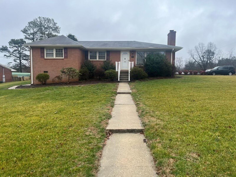 Primary Photo - 229 Meadowbrook Dr