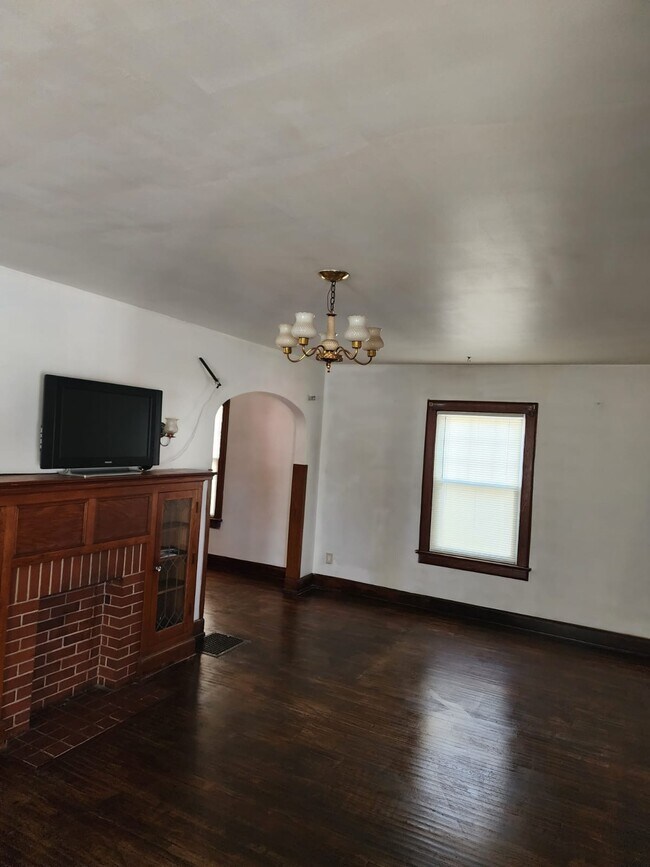 Building Photo - 19 Gibson Ave