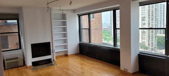 Foto del edificio - 1540 N State Pkwy