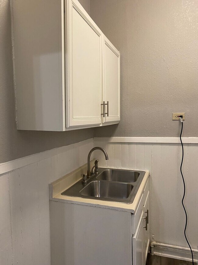 Foto del edificio - 527 Cedar St