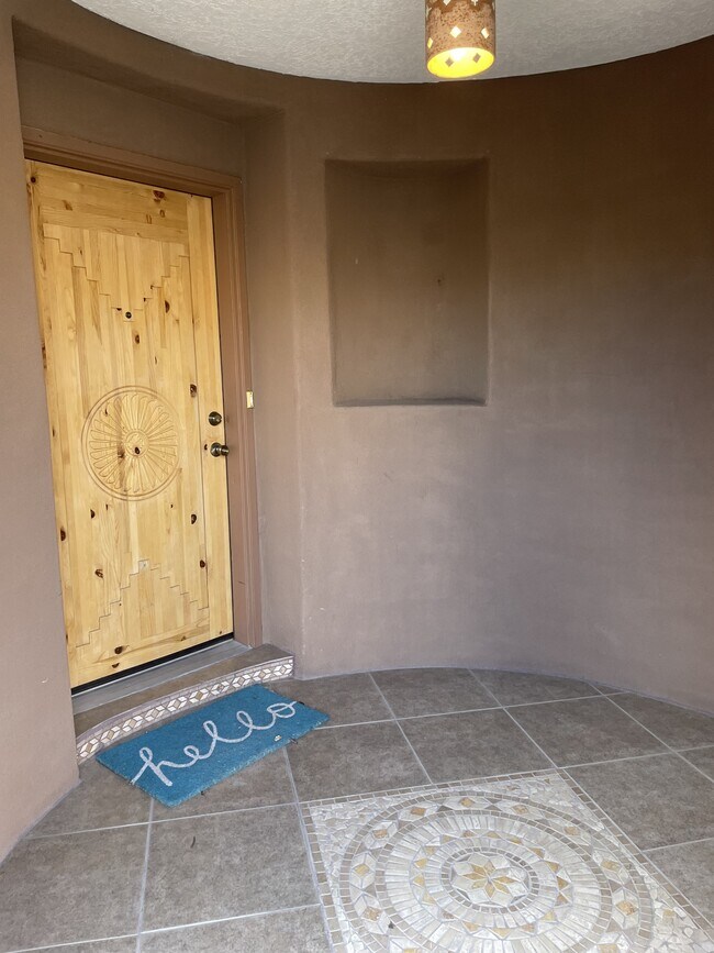 Foto del edificio - 7304 Via Contenta NE