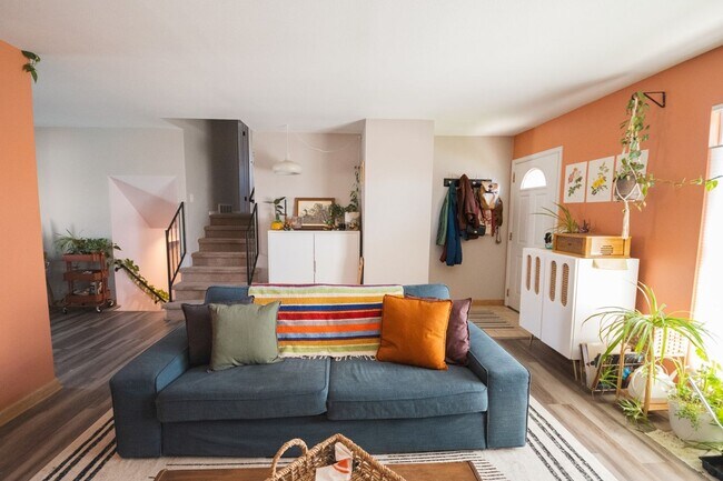 Foto del edificio - BEAUTIFUL 4 BEDROOM / 3 BATH HOME IN LAFAY...