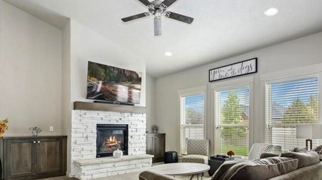 Building Photo - Lesina