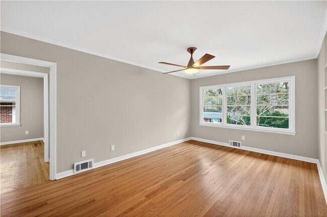 Foto del edificio - 2907 Cloverhurst Dr