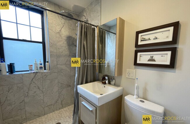 Foto del edificio - 385 Chestnut Hill Ave