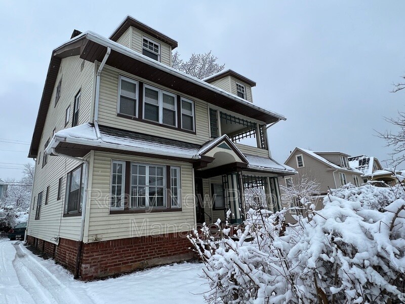 Primary Photo - 3290 Desota Ave