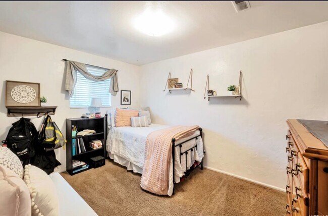 Foto del edificio - 1228 N 760 W