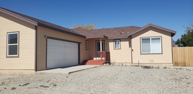 Building Photo - 3 bedroom home in Mason Valley's  Walker R...