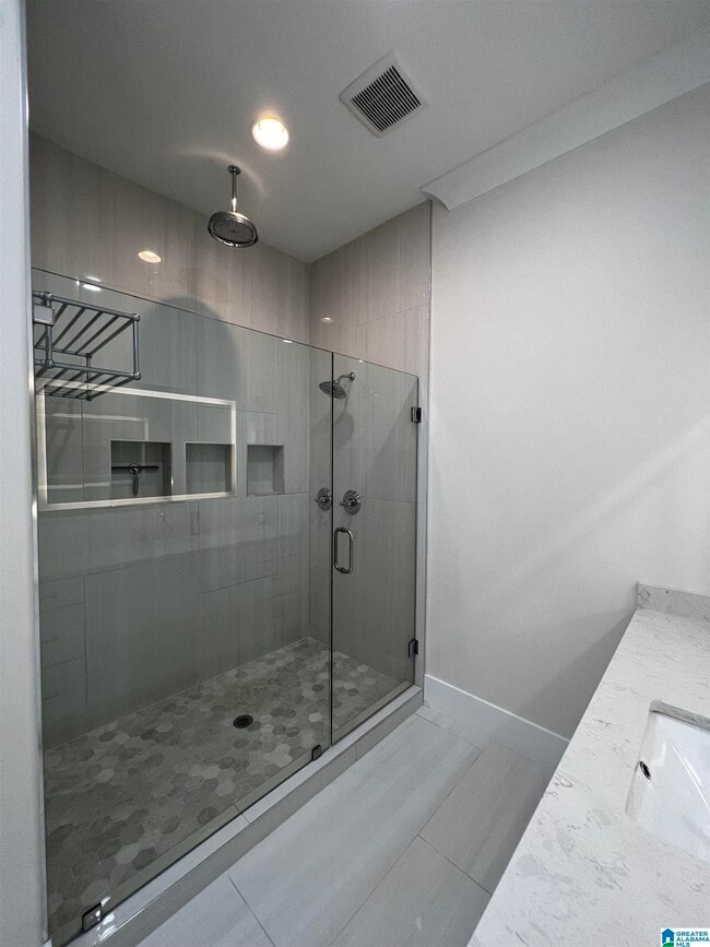 Building Photo - 3761 Villa Dr