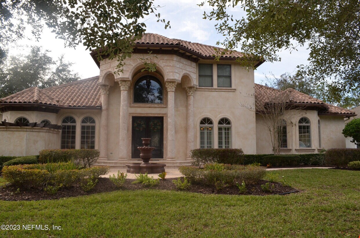 Primary Photo - 2061 Crown Dr