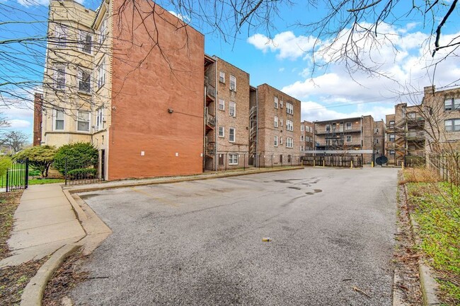 Foto del edificio - 7017 S Merrill Ave