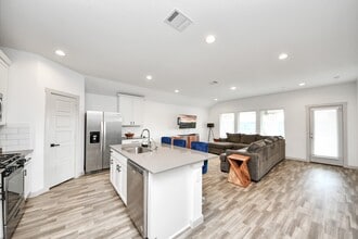 Building Photo - 202 Serena Pk Ln