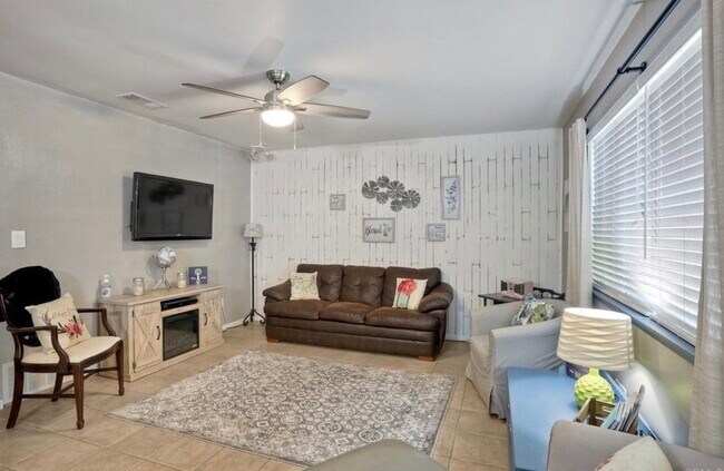 Building Photo - 13507 Brett Harte Dr