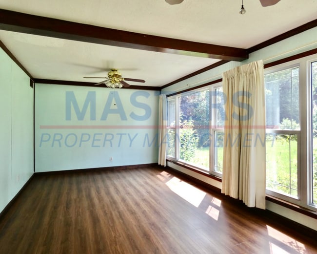 Foto del edificio - 10477 Mandell Rd