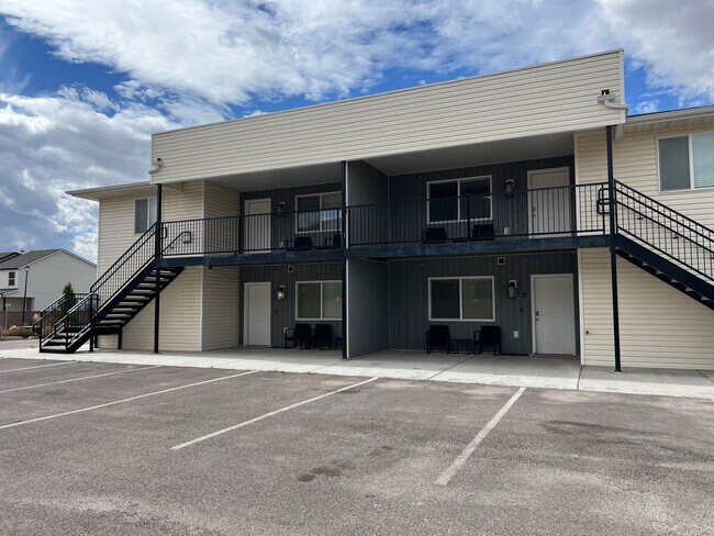 Building Photo - 310 W 2100 N