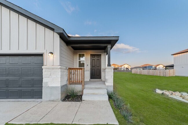 Building Photo - 817 Heartseed Ave