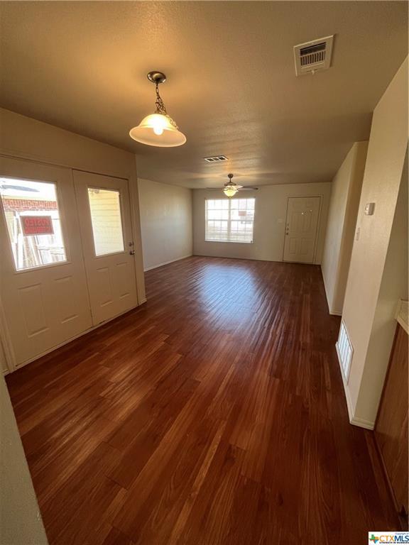 Foto del edificio - 6302 Temora Loop