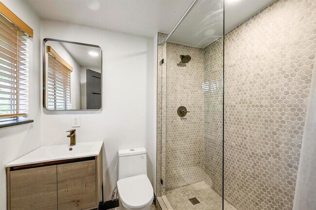 Foto del edificio - 1711 Brentwood St
