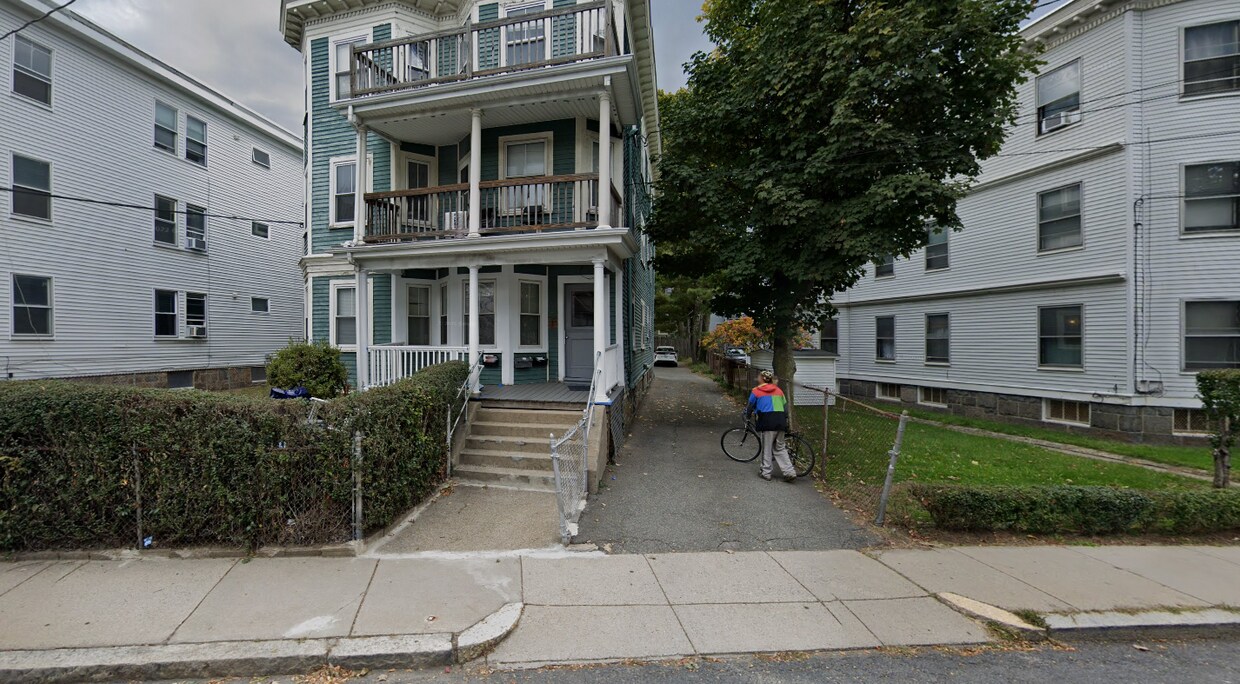 Primary Photo - 331 Faneuil St
