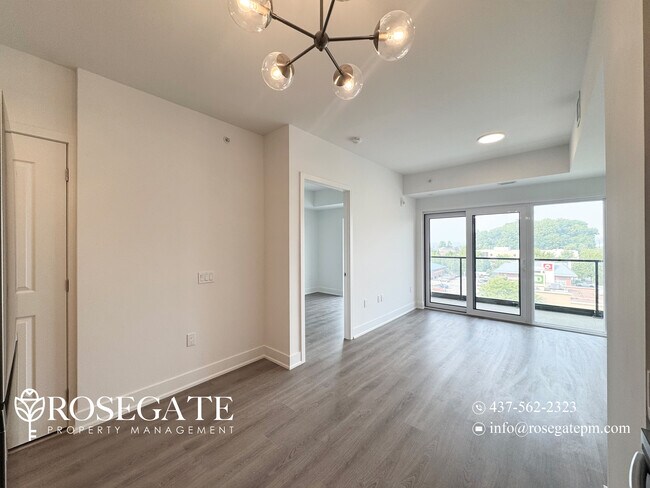 Photo du bâtiment - Brand New 2 Bed 2 Bath with Parking