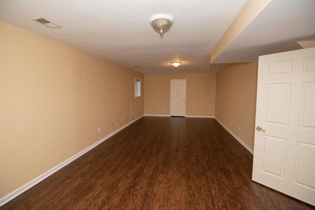 Building Photo - 3004 Ashley Oaks Dr