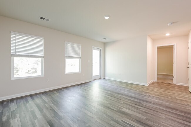 Foto del edificio - 161 Queens Cir