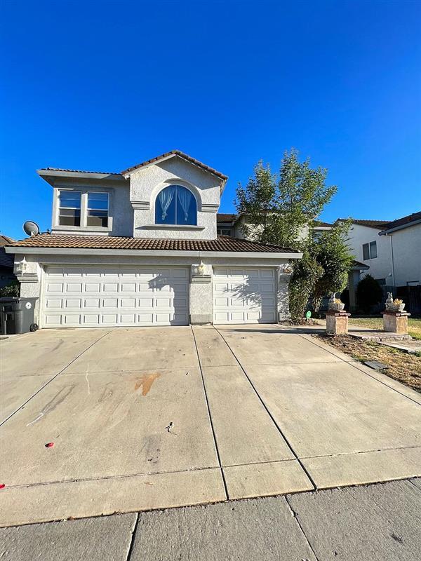 Primary Photo - House for rent in a highly desirable Elk G...