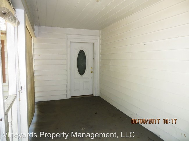Building Photo - 22730 Blountstown Hwy