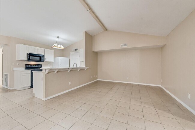 Building Photo - 9536 Gonzales Dr