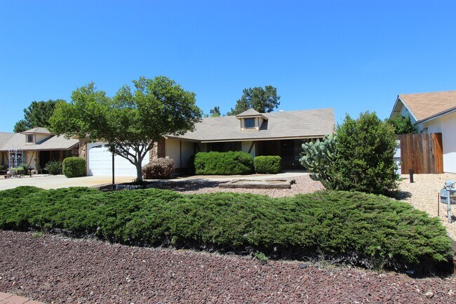 Foto del edificio - 24730 Cornstalk Rd