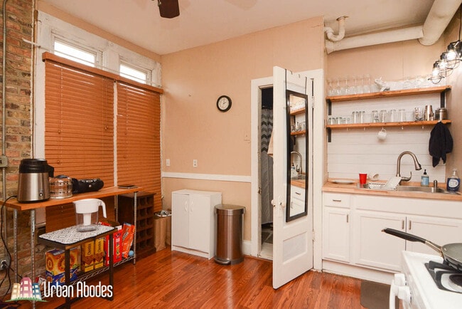 Foto del edificio - 1526 N Elston Ave