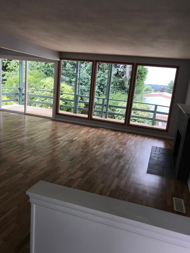Foto del edificio - 1710 Bridgeview Dr
