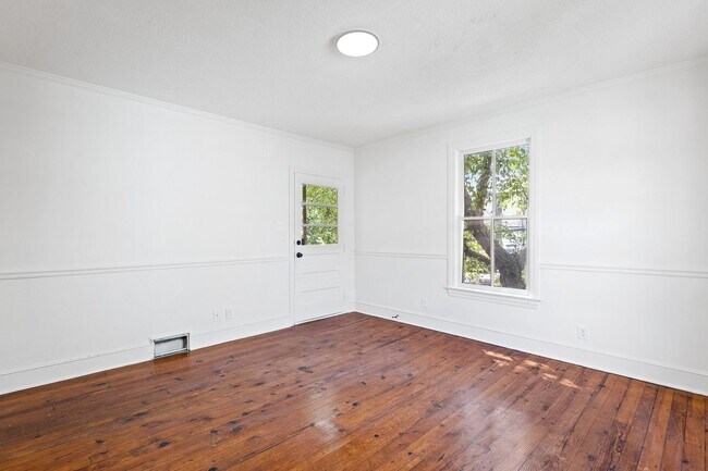 Foto del edificio - 209 N Spring St