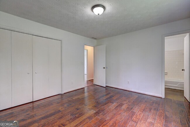 Building Photo - 1277 Iron Gate Blvd