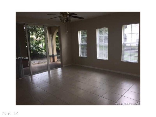 Building Photo - 2570 Centergate Dr