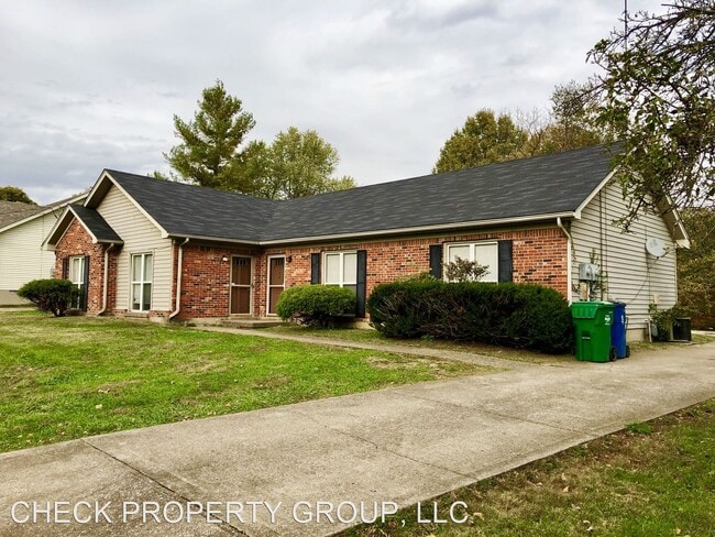 Building Photo - 540-542 Catalpa Ln