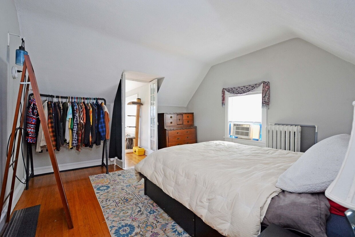 Primary Photo - 1920 1st Ave S