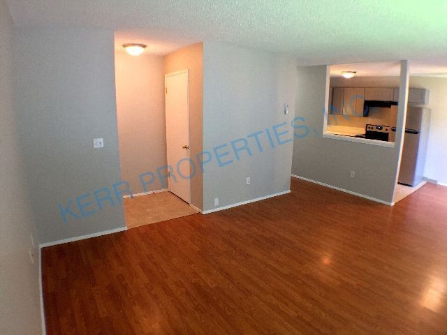 Foto del edificio - 200 SW Florence Ave