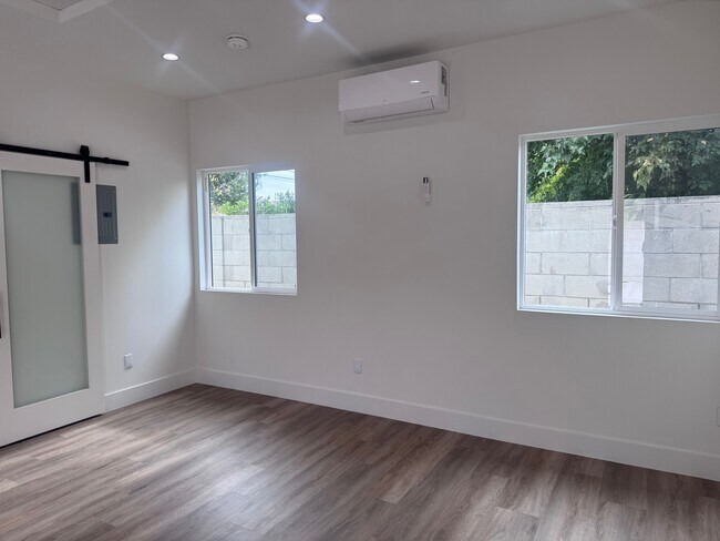 Mini split - 2320 N Naomi St