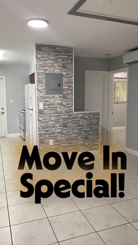 Foto principal - 6224 Miramar Pkwy